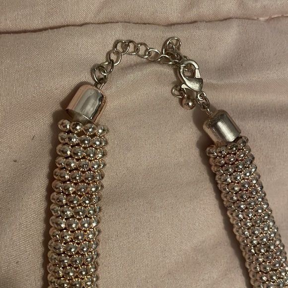 H&M beaded gold necklace - Picture 4 of 5